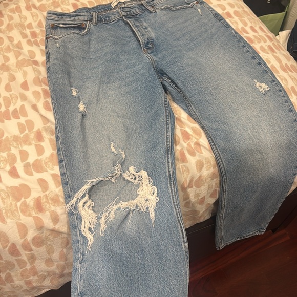 Abercrombie Dad High Rise Distressed Jeans in Medium Wash - Picture 5 of 7